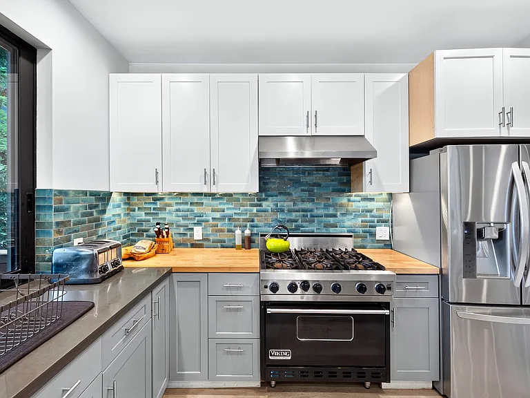 2733 N Fitch Mountain Rd — Photo 17