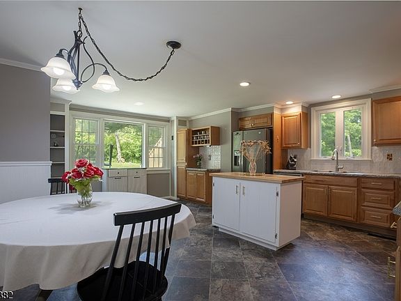 4th image of 950 Mount Benevolence Rd