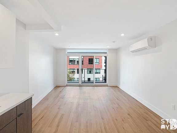 3rd image of 290 Tompkins Ave #2AA