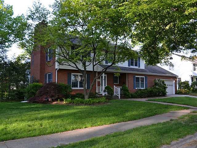 1st image of 511 E Wildwood Dr
