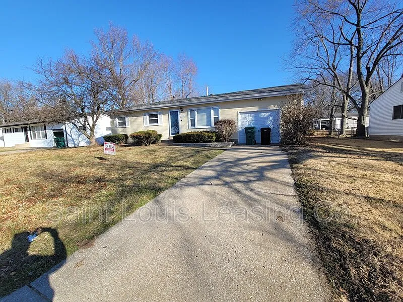 1427 Widefields Ln photo 1