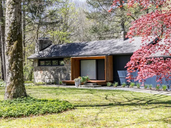 29 Howard Boulevard, Hyde Park, NY 12538