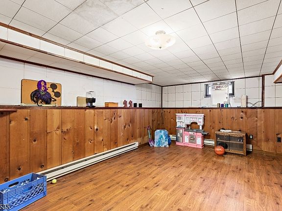 4th image of 73 Linden Ave