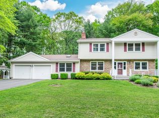 14 Cynthia Dr, Succasunna, NJ 07876