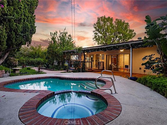 4th image of 18157 Donmetz St