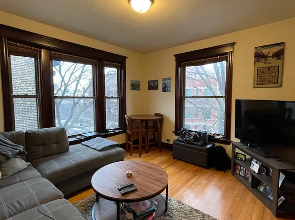 858 W Fletcher St APT 2S, Chicago, IL 60657