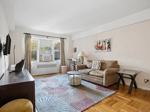 34 Plaza St E APT 310, Brooklyn, NY 11238