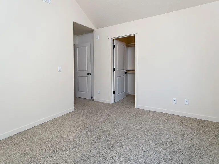 7894 NE Miriam Way — Photo 13