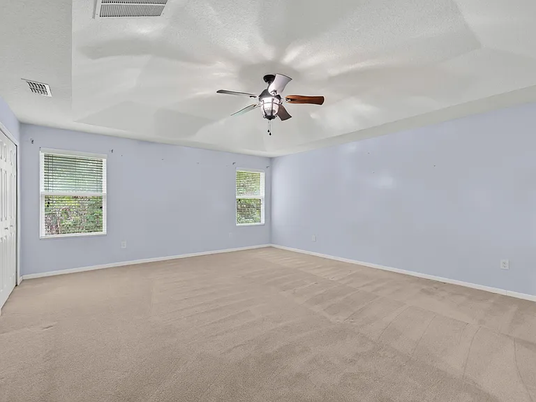 112 Kildrummy Ct — Photo 35