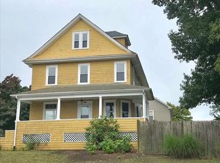 1987 Robeson St, Fall River, MA 02720