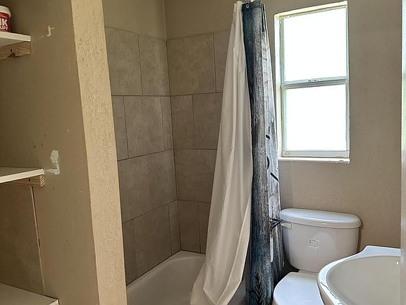 5th image of 2756 W 1ST Street