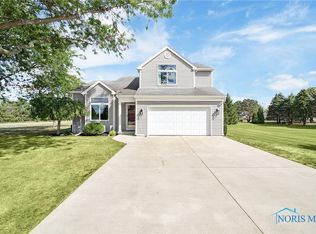 240 Freedom Ln, Waterville, OH 43566