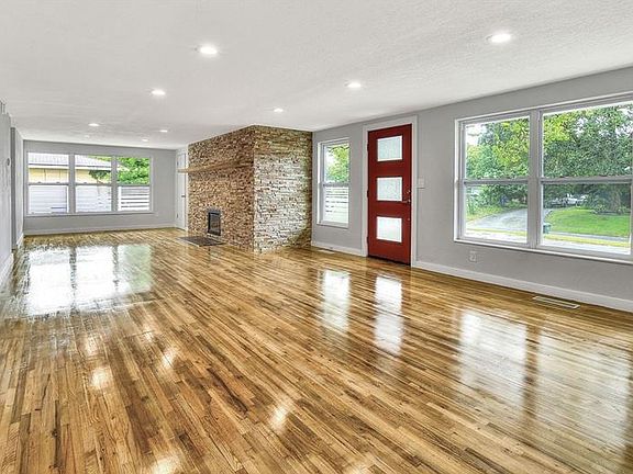 3rd image of 518 Susan Dr