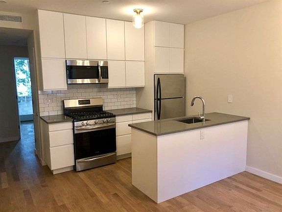 2nd image of 584 Carroll St #1