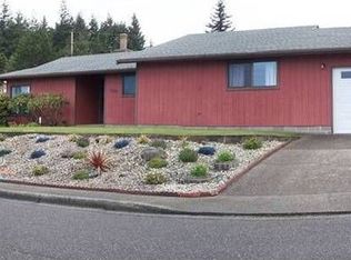 1390 Ford Ln, North Bend, OR 97459