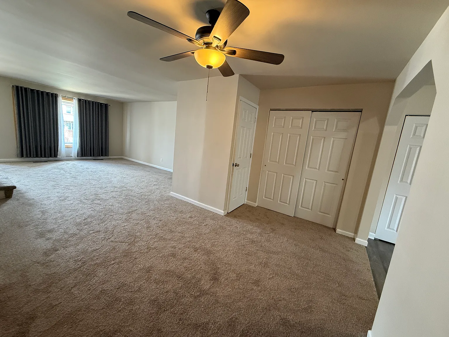 3 bed, 1949 sqft, $2,400 — Photo 4