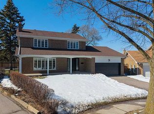 18 Shadetree Cres, Toronto, ON M9C1X1