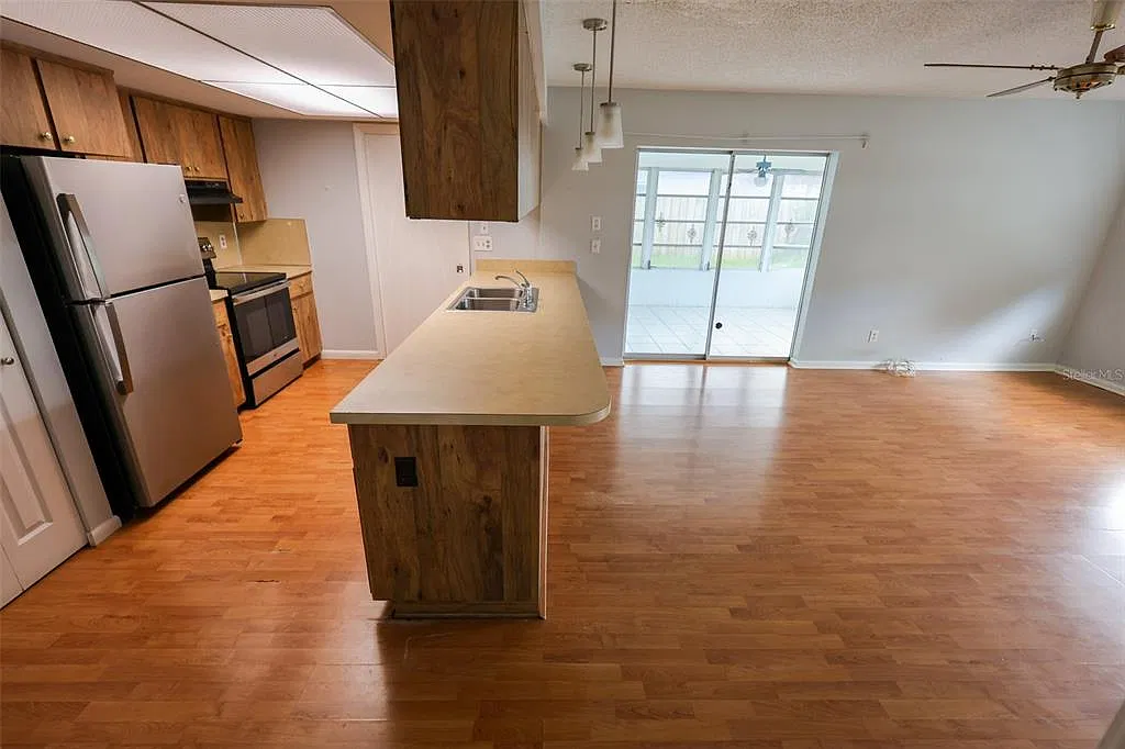2 bed, 2.0 bath, 1518 sqft, $2,400 — Photo 3