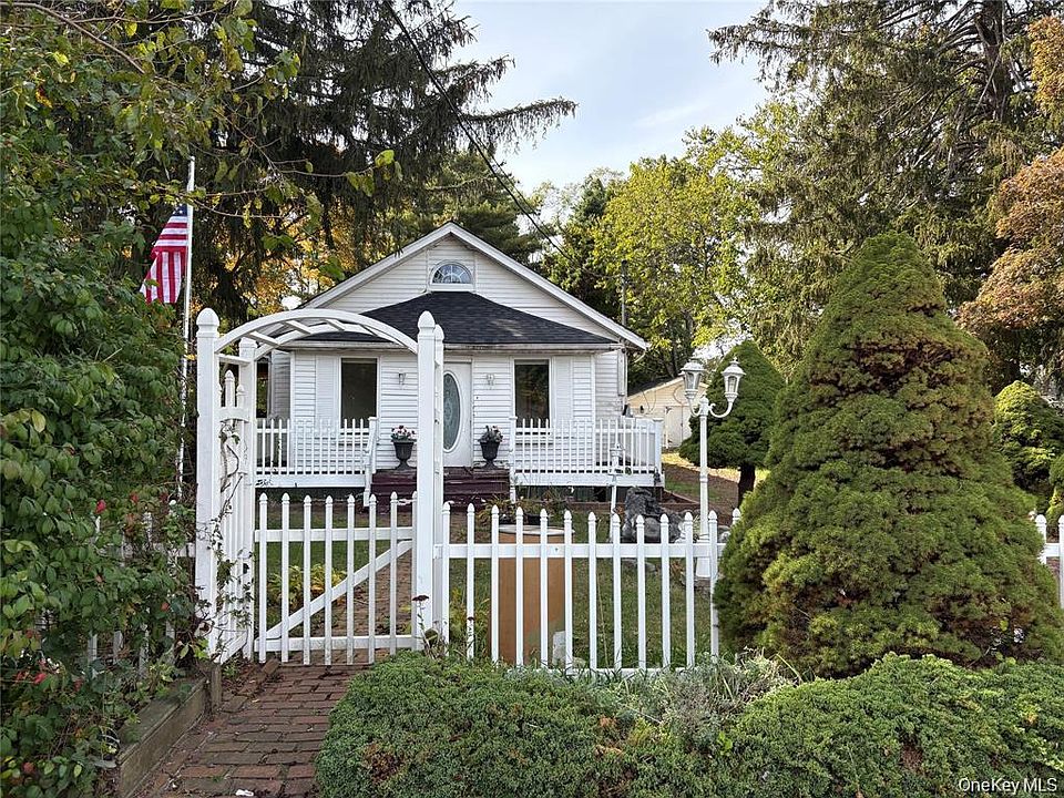 1st image of 2408 Pine Avenue