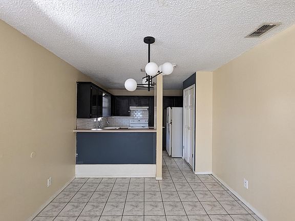 5th image of 2210 W Elisa Ln #10