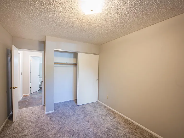 2562 Thorndyke Ave W #303 — Photo 14
