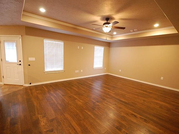 5th image of 2302 Reese Dr
