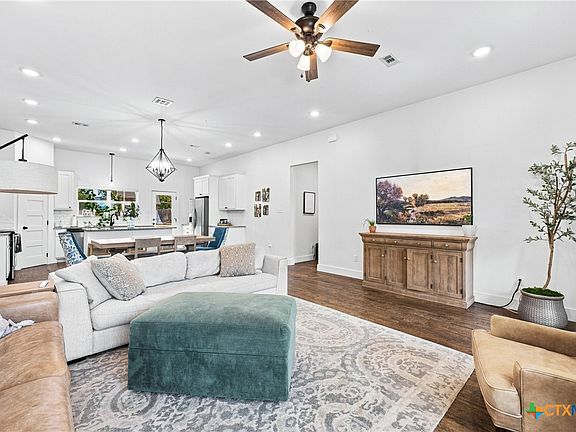 5th image of 5111 Goliad Dr
