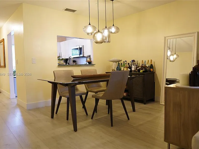 453 Lakeview Dr — Photo 11