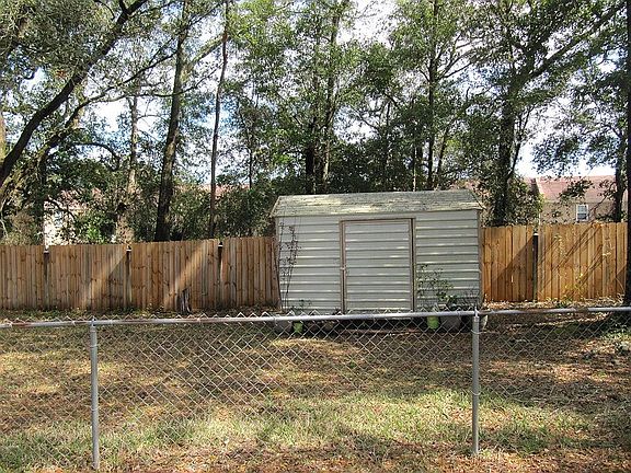 4th image of 4802 Birchwood Pl