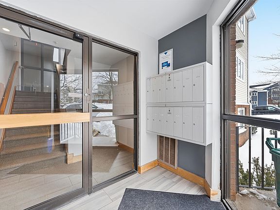 2nd image of 131 Farnham Gate Rd #201