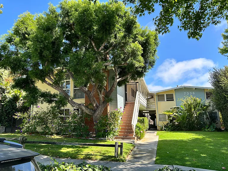 7336 W Manchester Ave — Photo 1