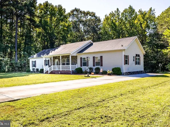 1092 S Independence Dr, Montross, VA 22520