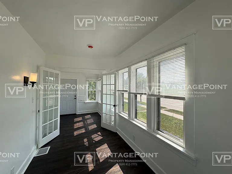 1927 S 10th St — Photo 10