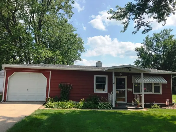 1107 Holiday Ln, Kewanee, IL 61443