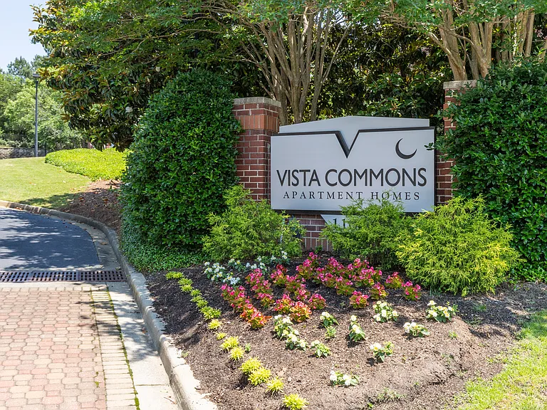 Vista Commons Apartments — Photo 32
