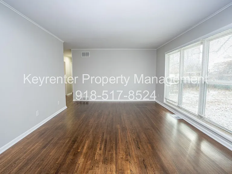 5704 E 30th Pl — Photo 11