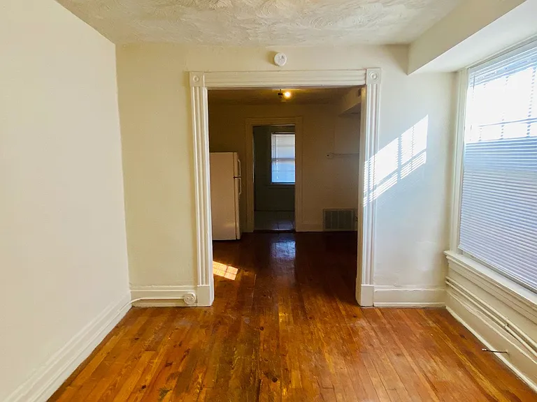 3322 Ellwood Ave.* — Photo 9