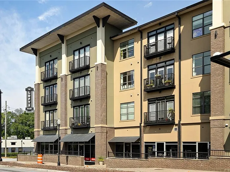 5300 Peachtree Rd #2104 — Photo 19
