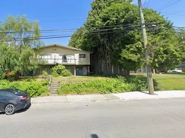 7141 10th Ave, Burnaby, BC V3N 2R6