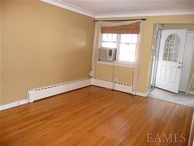 2nd image of 949 Huntington Ave