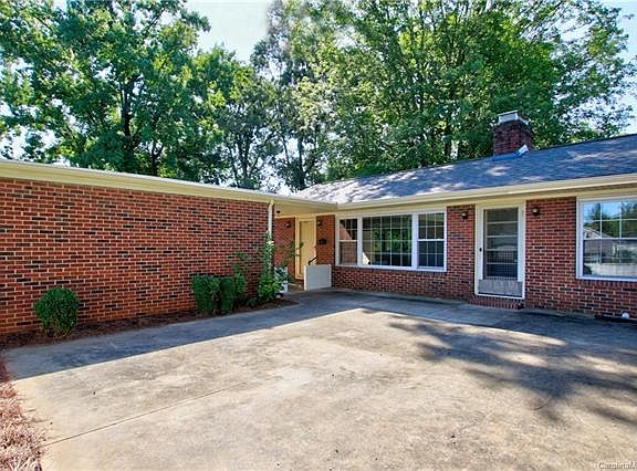 3rd image of 632 Greenway Dr