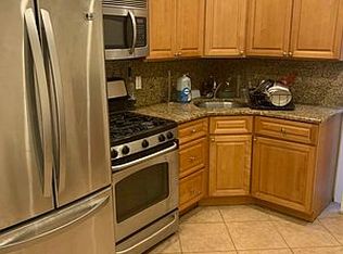 21-15 43rd St #3, Astoria, NY 11105