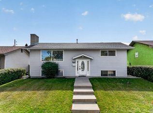 640 N Maidstone Dr NE, Calgary, AB T2A 4B7