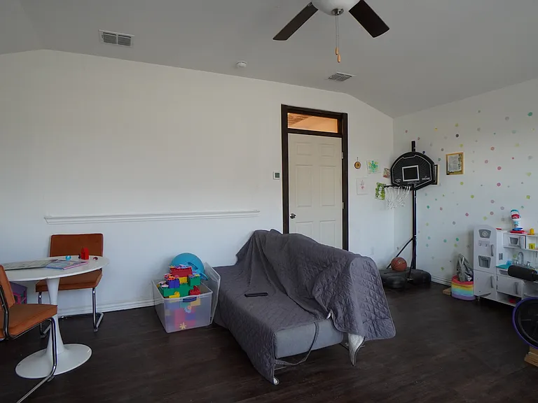 733 Alden Dr — Photo 13