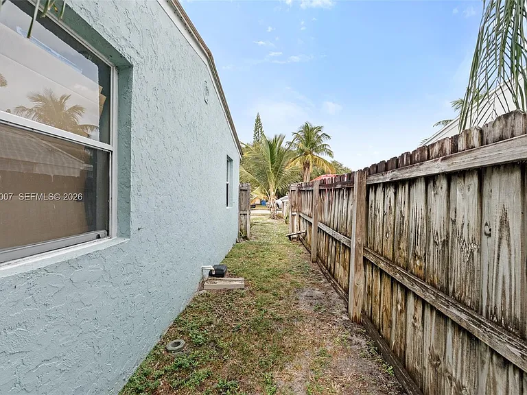 112 Milton St #114 — Photo 21