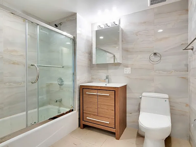 2301 41st Ave #2A — Photo 3