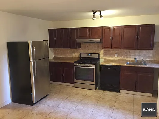 Rented by Bond New York | media 10