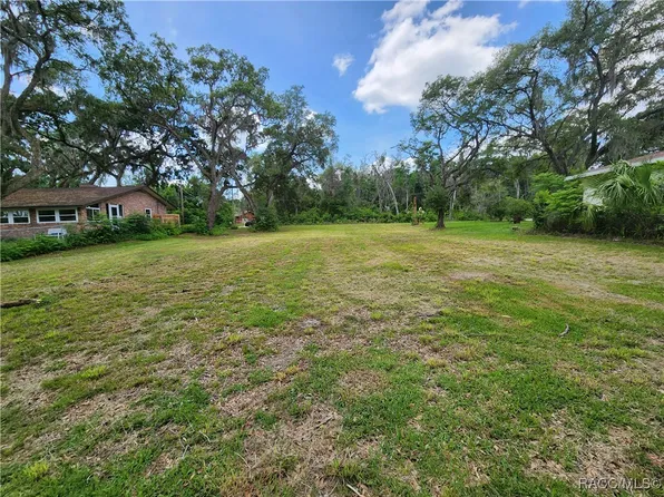 4635 S Worldwide Dr, Inverness, FL 34452