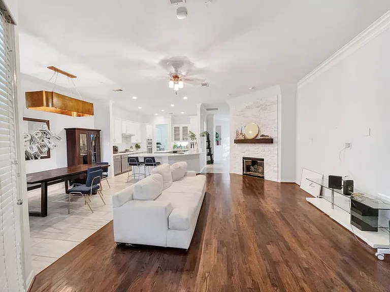 1004 Colonial Dr #TX 75019 — Photo 5
