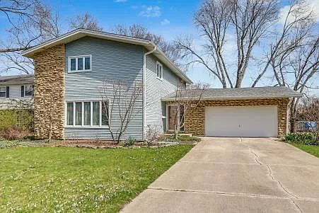 153 Williamsburg Dr photo 1